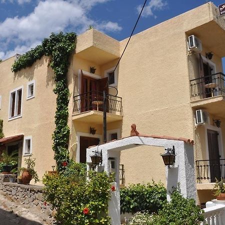 Artemis Rooms Agia Marina  Eksteriør billede