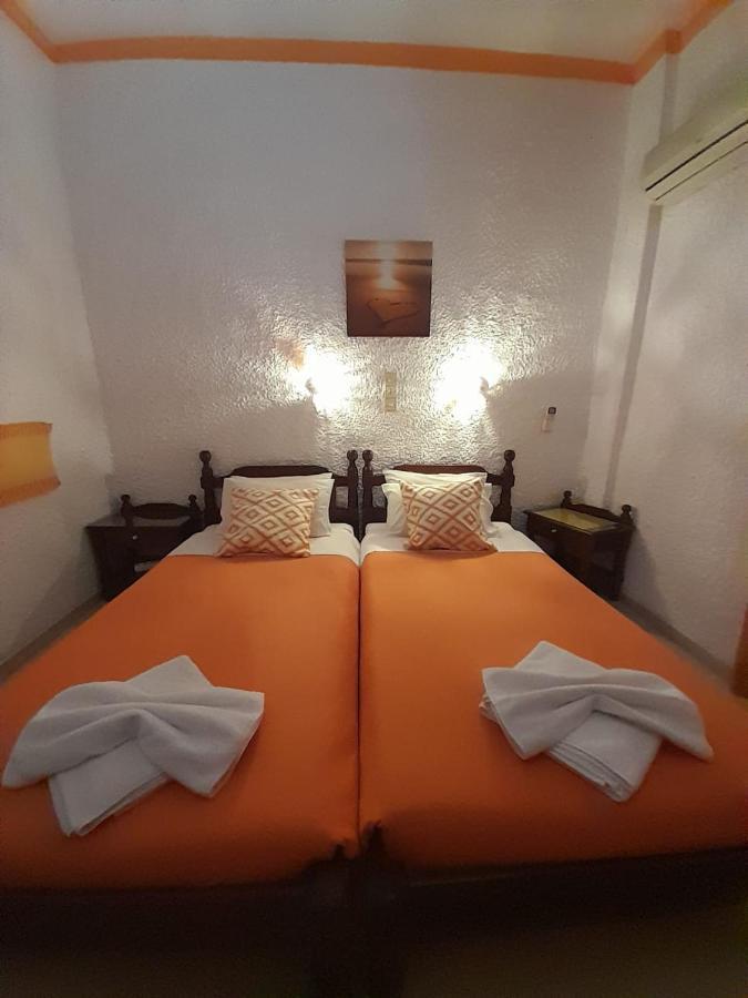 Artemis Rooms Agia Marina  Eksteriør billede