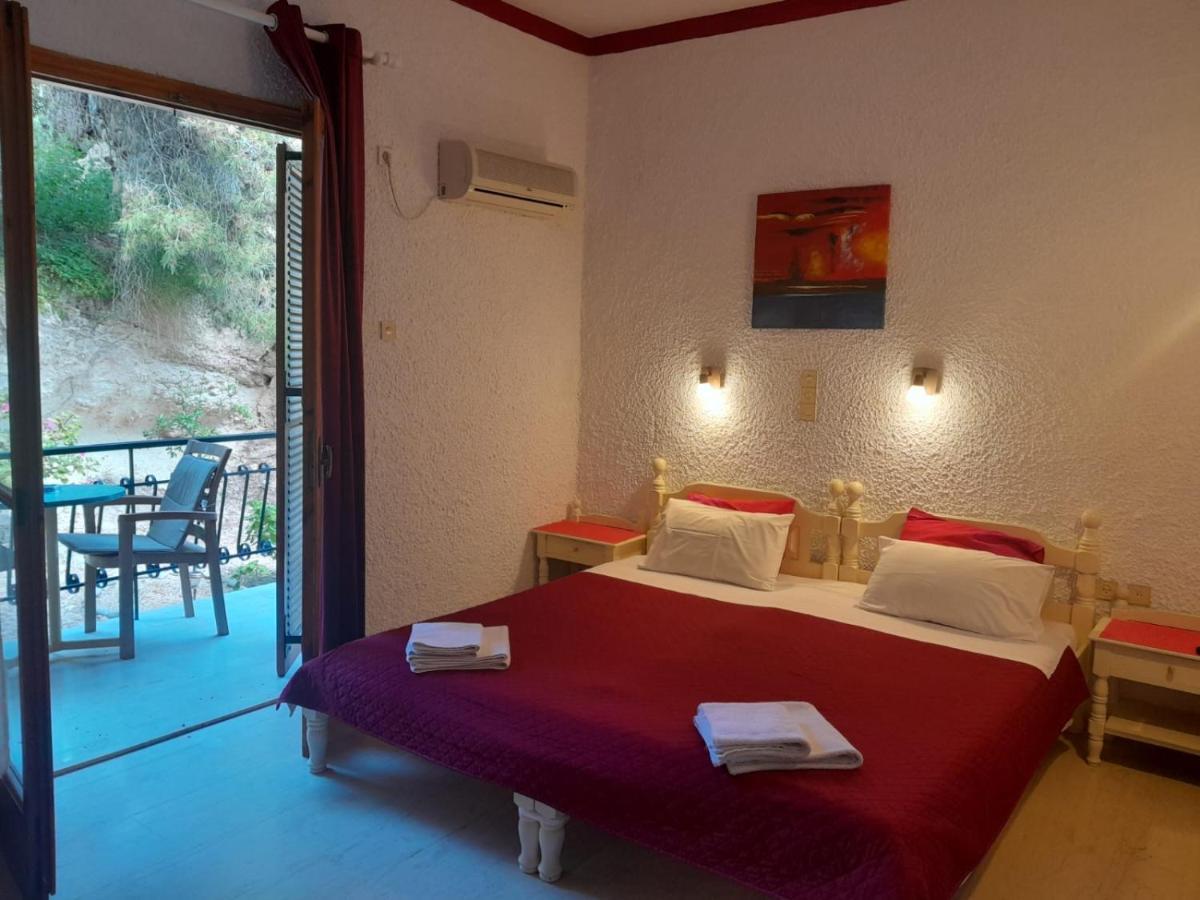 Artemis Rooms Agia Marina  Eksteriør billede