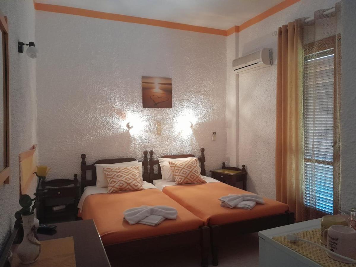 Artemis Rooms Agia Marina  Eksteriør billede