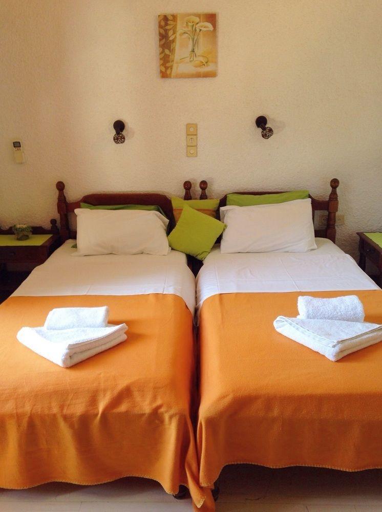 Artemis Rooms Agia Marina  Eksteriør billede