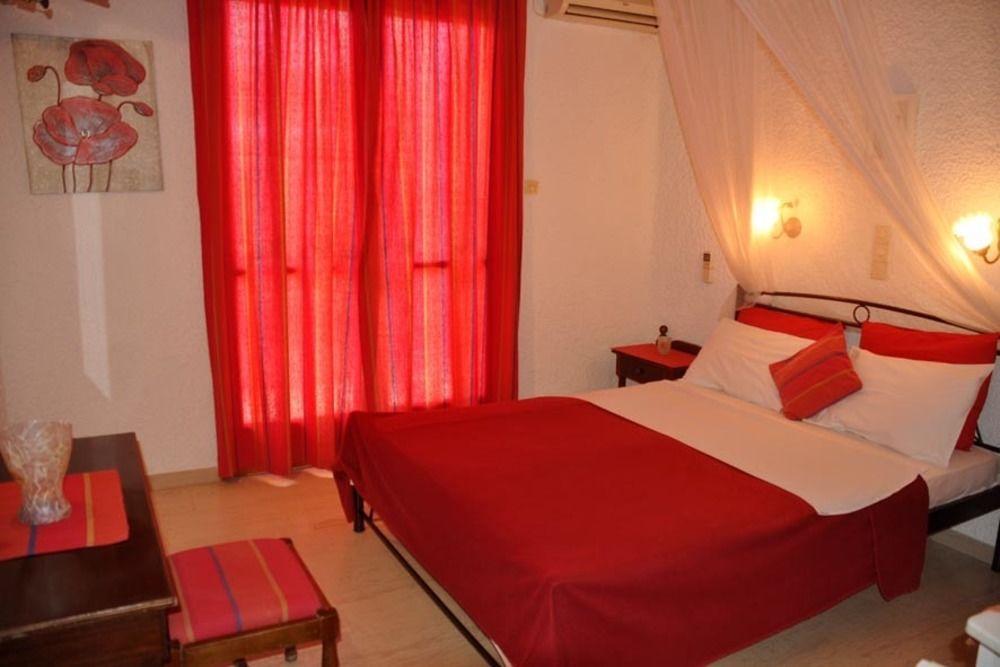 Artemis Rooms Agia Marina  Eksteriør billede