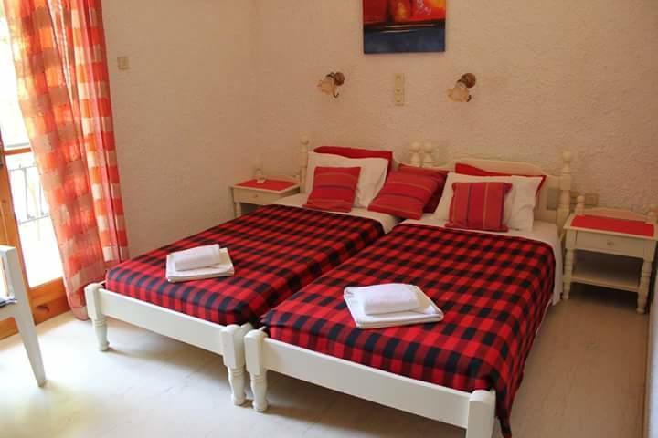 Artemis Rooms Agia Marina  Eksteriør billede