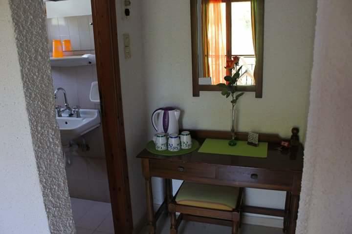 Artemis Rooms Agia Marina  Eksteriør billede