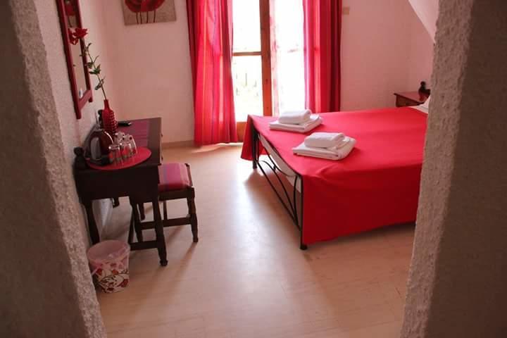 Artemis Rooms Agia Marina  Eksteriør billede